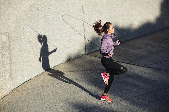femme corde a sauter